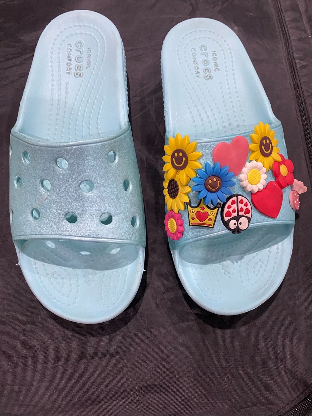 CROCS Turquoise Slide Sandals with Colorful Jibbitz Charms Kids size J 4